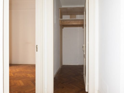 Elegant and bright apartment of 249 sqm with cellar - 25