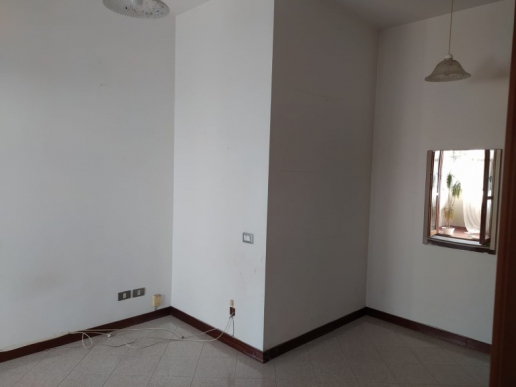 Large three-room apartment for sale in Via Paolo Barison - 14