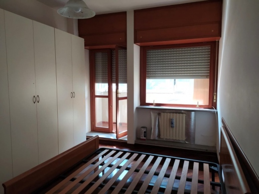 Large three-room apartment for sale in Via Paolo Barison - 10